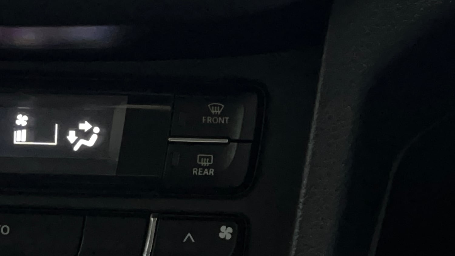 Used 2018 maruti-suzuki Vitara Brezza ZDi AGS Diesel Automatic top_features Rear defogger