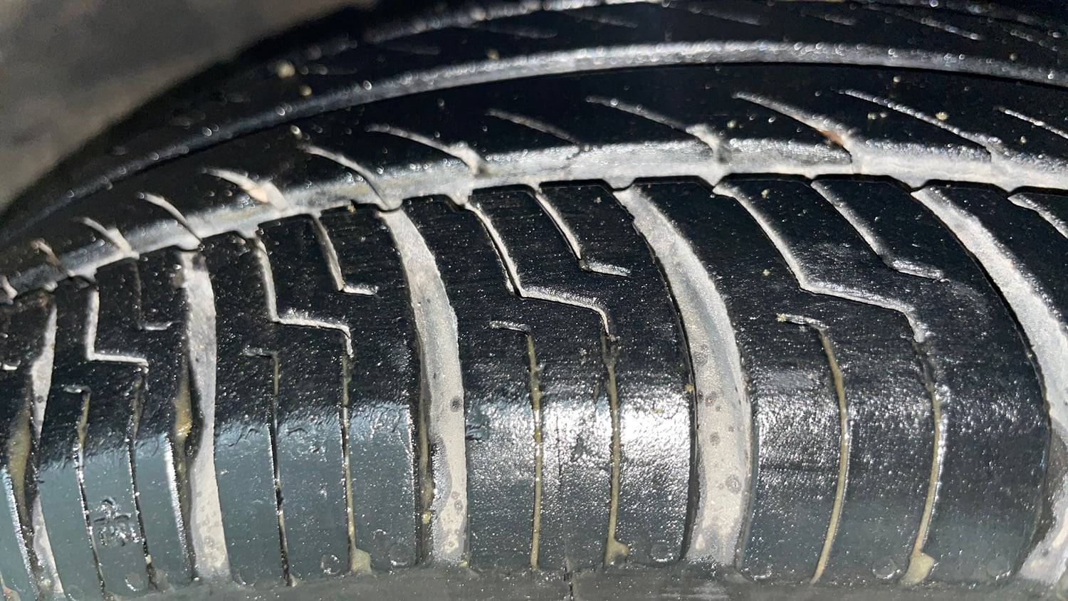 Used 2018 Hyundai Grand i10 Magna 1.2 Kappa VTVT Petrol Manual tyres RIGHT FRONT TYRE TREAD VIEW