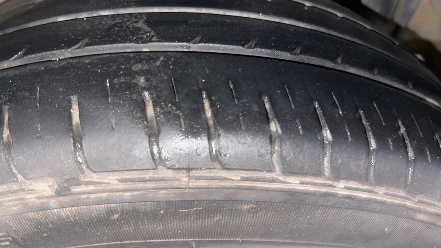 Used 2022 Tata Tiago XZ Plus Petrol Manual tyres LEFT REAR TYRE TREAD VIEW
