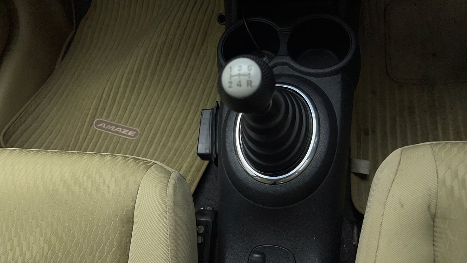 Used 2015 Honda Amaze 1.2 S i-VTEC Petrol Manual interior GEAR  KNOB VIEW