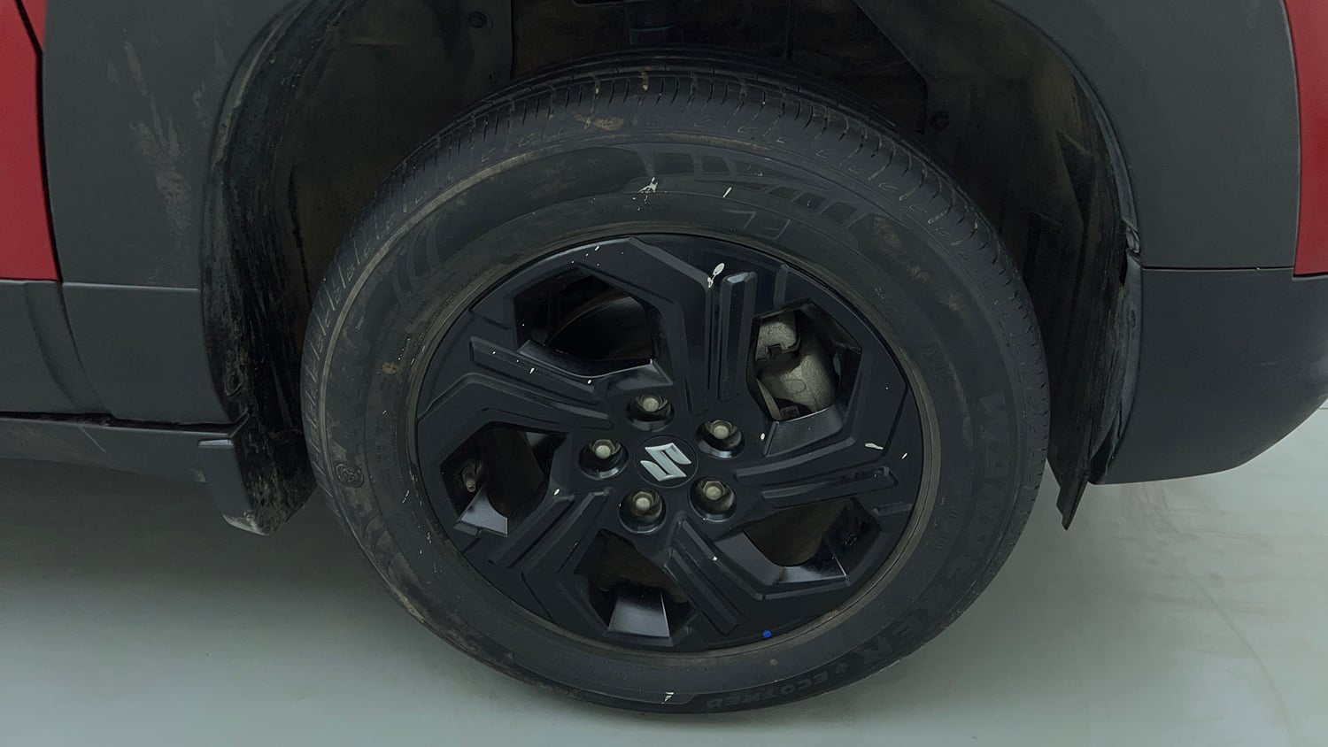 Used 2023 Maruti Suzuki Brezza Zxi Dual Tone Petrol Manual tyres RIGHT FRONT TYRE RIM VIEW