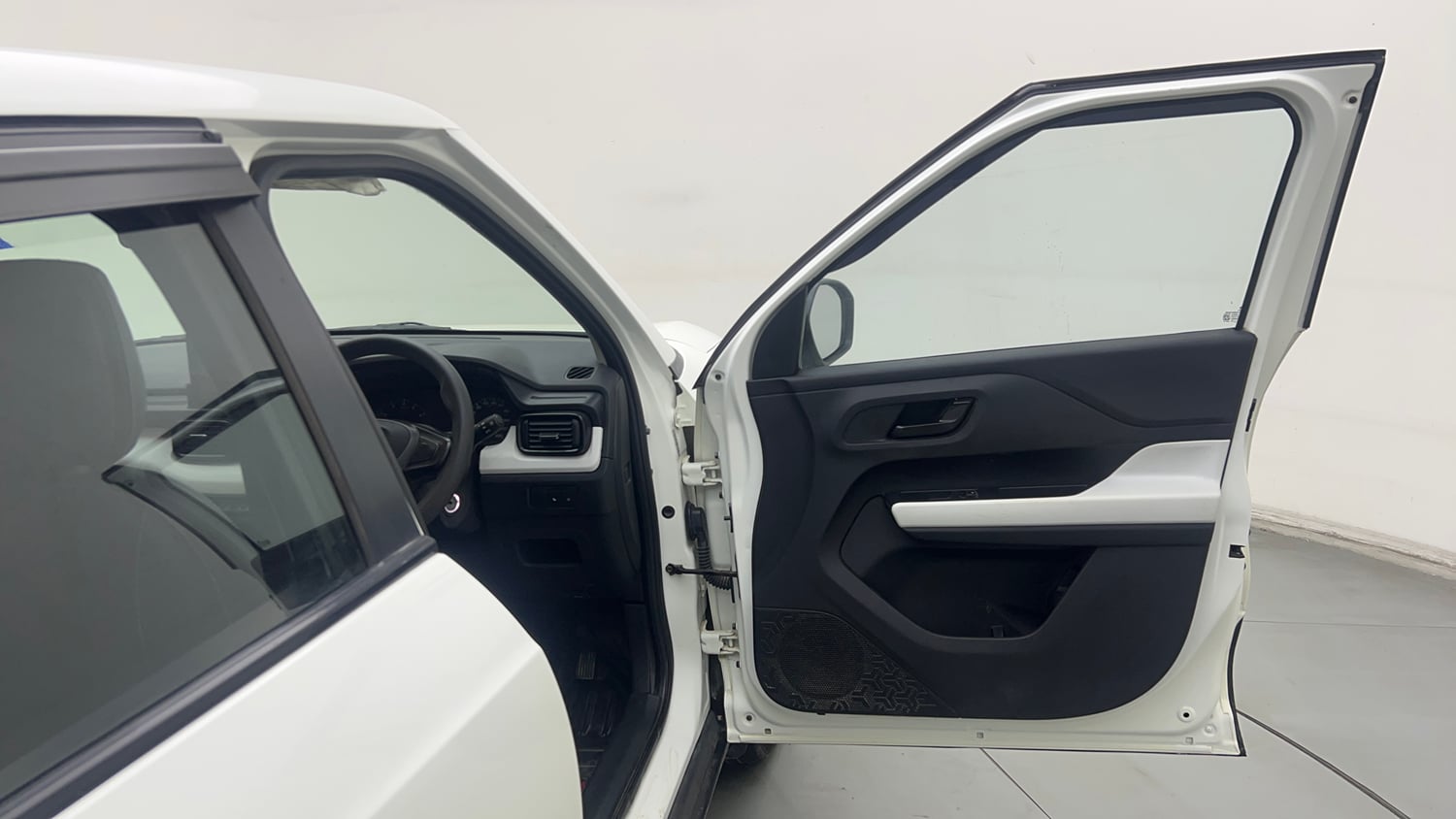 Used 2022 Tata Punch Pure MT Petrol + CNG(Outside Fitted) Cng Manual interior RIGHT FRONT DOOR OPEN VIEW