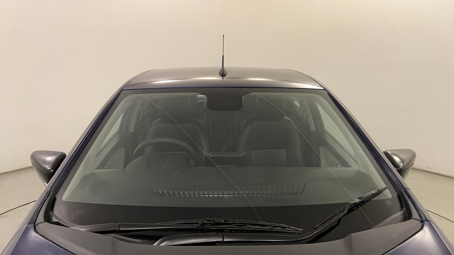 Used 2023 Tata Altroz XZ Petrol Petrol Manual exterior FRONT WINDSHIELD VIEW