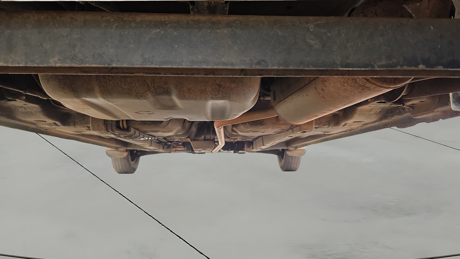 Used 2014 Hyundai Eon Era + Petrol Manual extra REAR UNDERBODY VIEW (TAKEN FROM REAR)