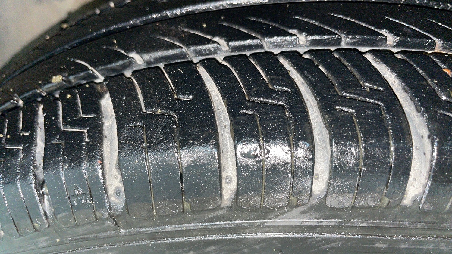 Used 2018 Hyundai Grand i10 Magna 1.2 Kappa VTVT Petrol Manual tyres LEFT FRONT TYRE TREAD VIEW