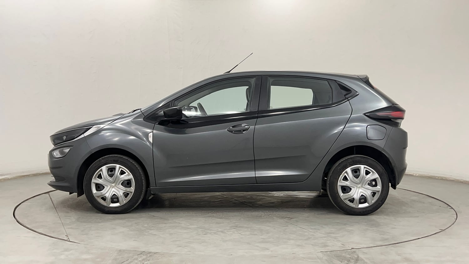 Used 2022 Tata Altroz XTA Petrol Petrol Automatic exterior LEFT SIDE VIEW
