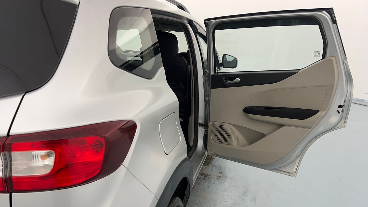 Used 2020 Renault Triber RXZ Petrol Manual interior RIGHT REAR DOOR OPEN VIEW