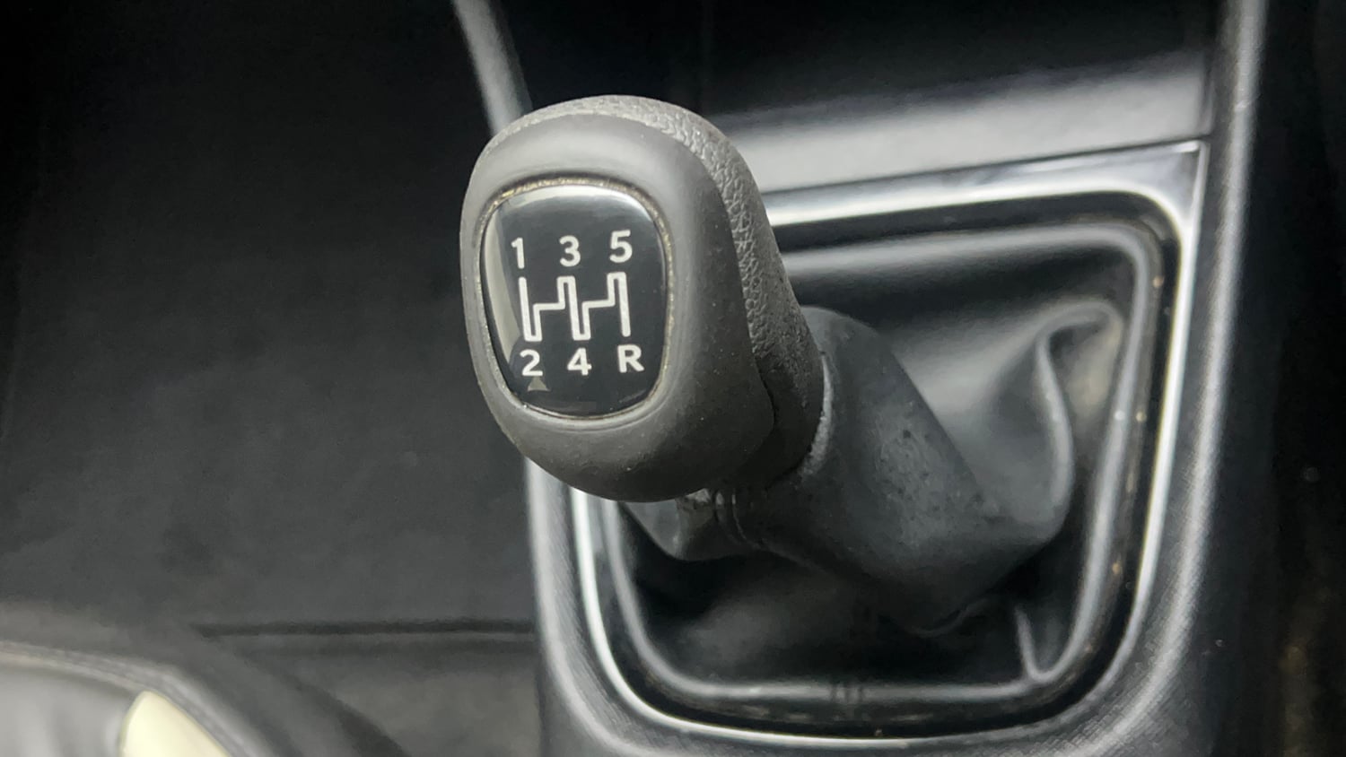 Used 2022 Tata Punch Adventure MT Petrol Manual interior GEAR  KNOB VIEW