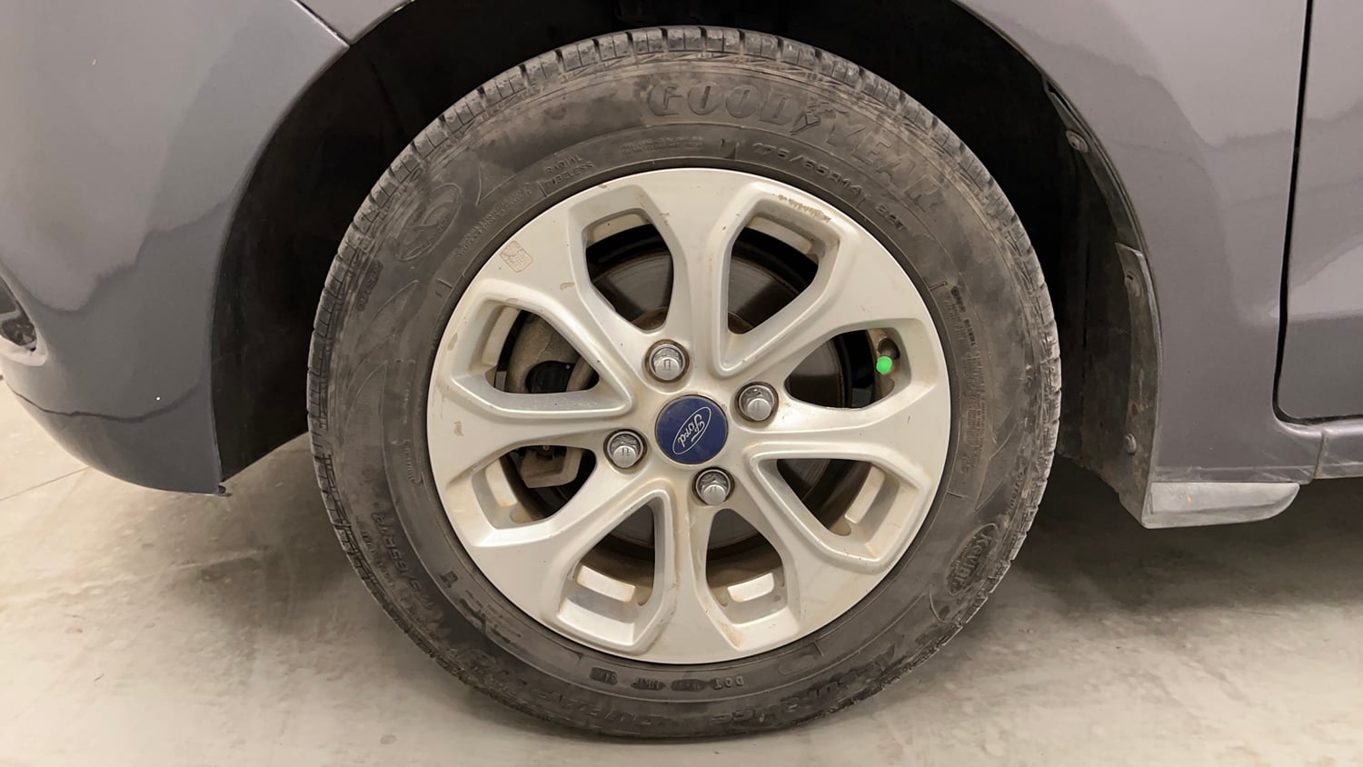 Used 2017 Ford Figo Aspire Titanium1.5 TDCi Diesel Manual tyres LEFT FRONT TYRE RIM VIEW