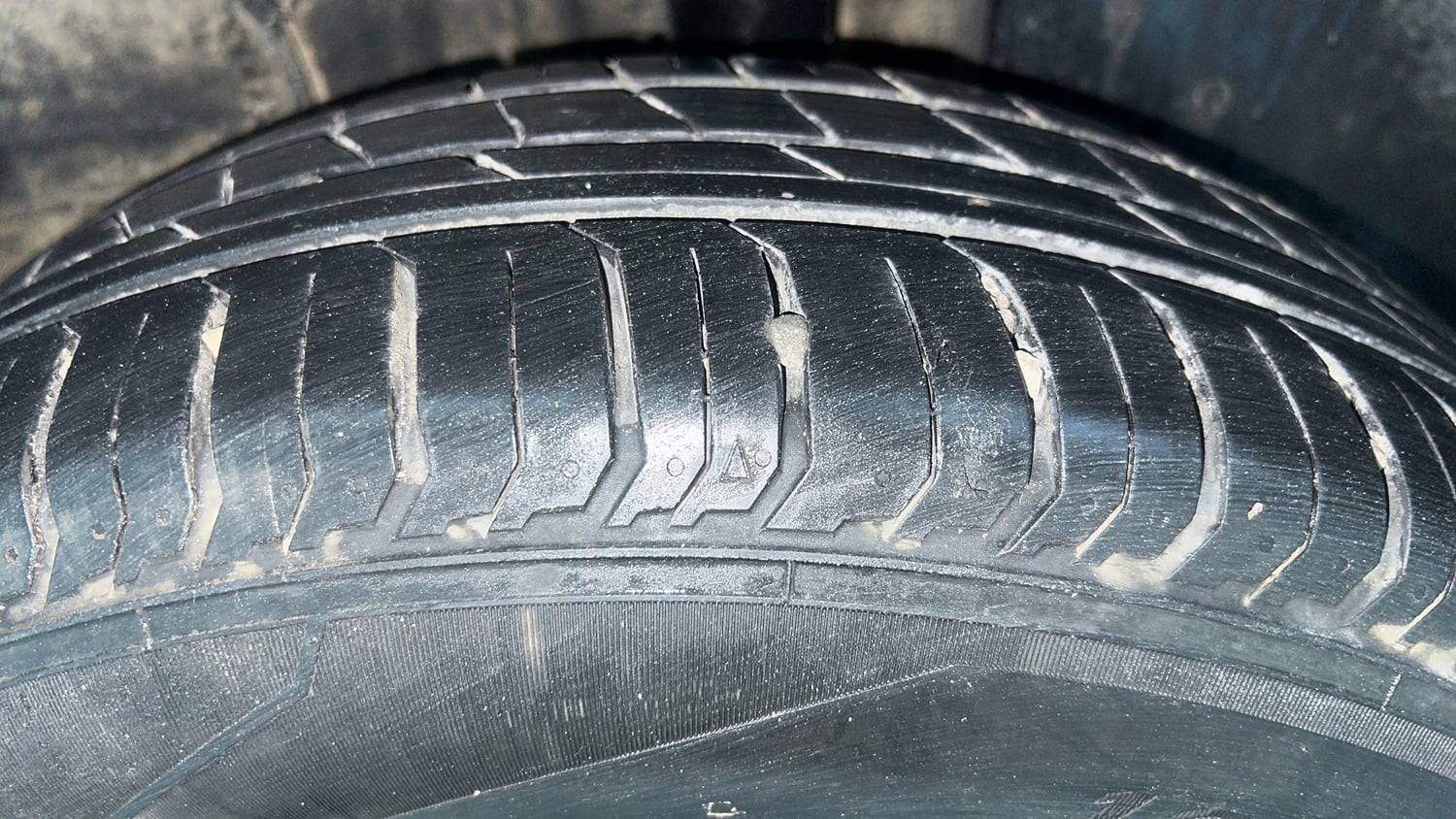 Used 2022 Tata Punch Adventure MT Petrol Manual tyres LEFT REAR TYRE TREAD VIEW