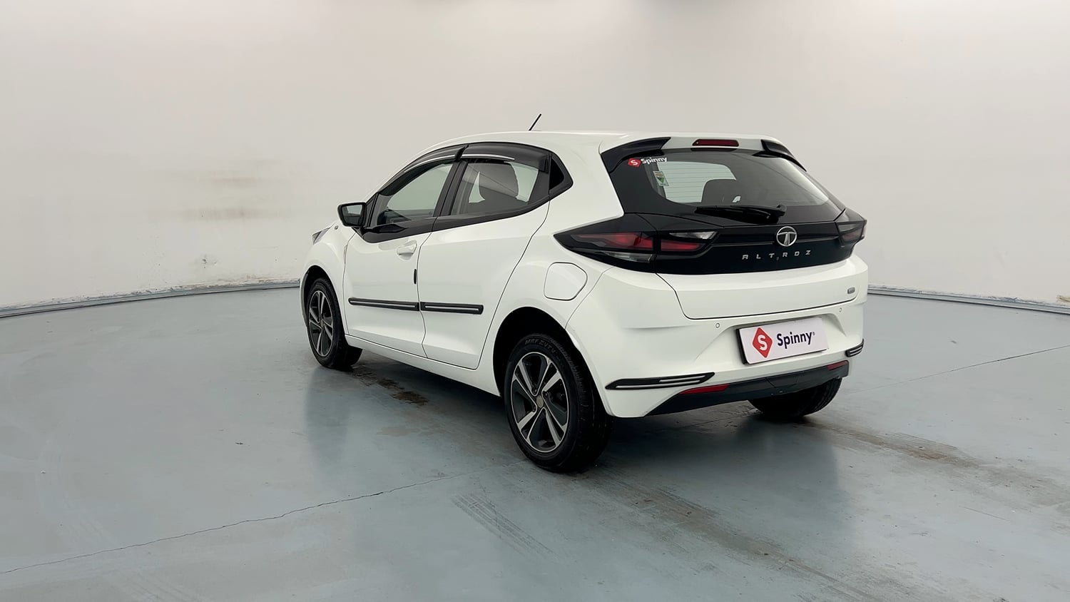 Used 2021 Tata Altroz XZ Petrol Petrol Manual exterior LEFT REAR CORNER VIEW