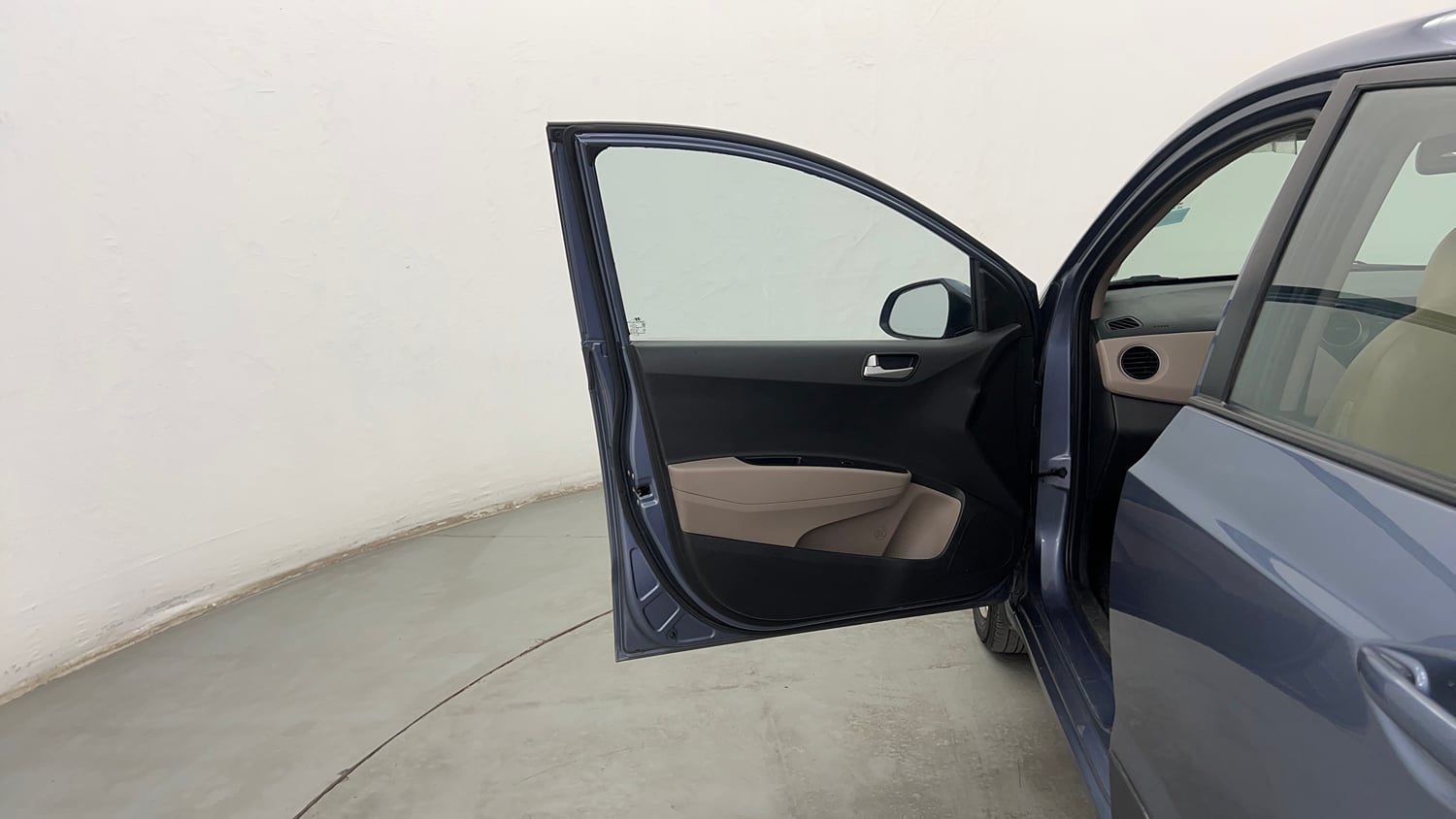 Used 2015 Hyundai Xcent SX 1.2 Petrol Manual interior LEFT FRONT DOOR OPEN VIEW