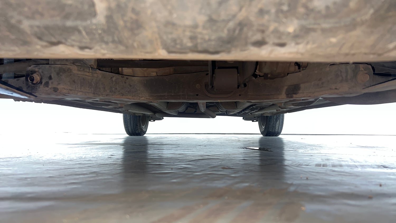 Used 2019 Hyundai Elite i20 Sportz Plus 1.2 Petrol Manual extra FRONT LEFT UNDERBODY VIEW