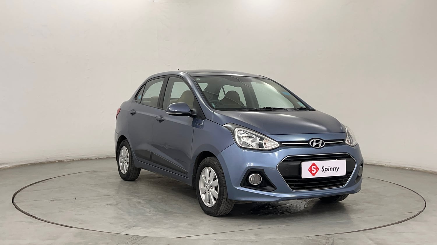 Used 2015 Hyundai Xcent SX 1.2 Petrol Manual exterior RIGHT FRONT CORNER VIEW