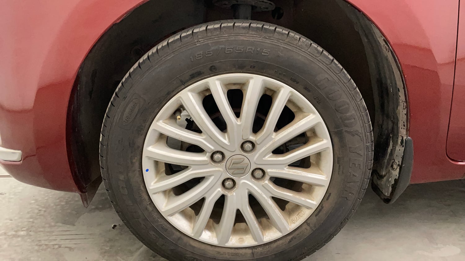 Used 2017 Maruti Suzuki Dzire ZXi AMT Petrol Automatic tyres LEFT FRONT TYRE RIM VIEW