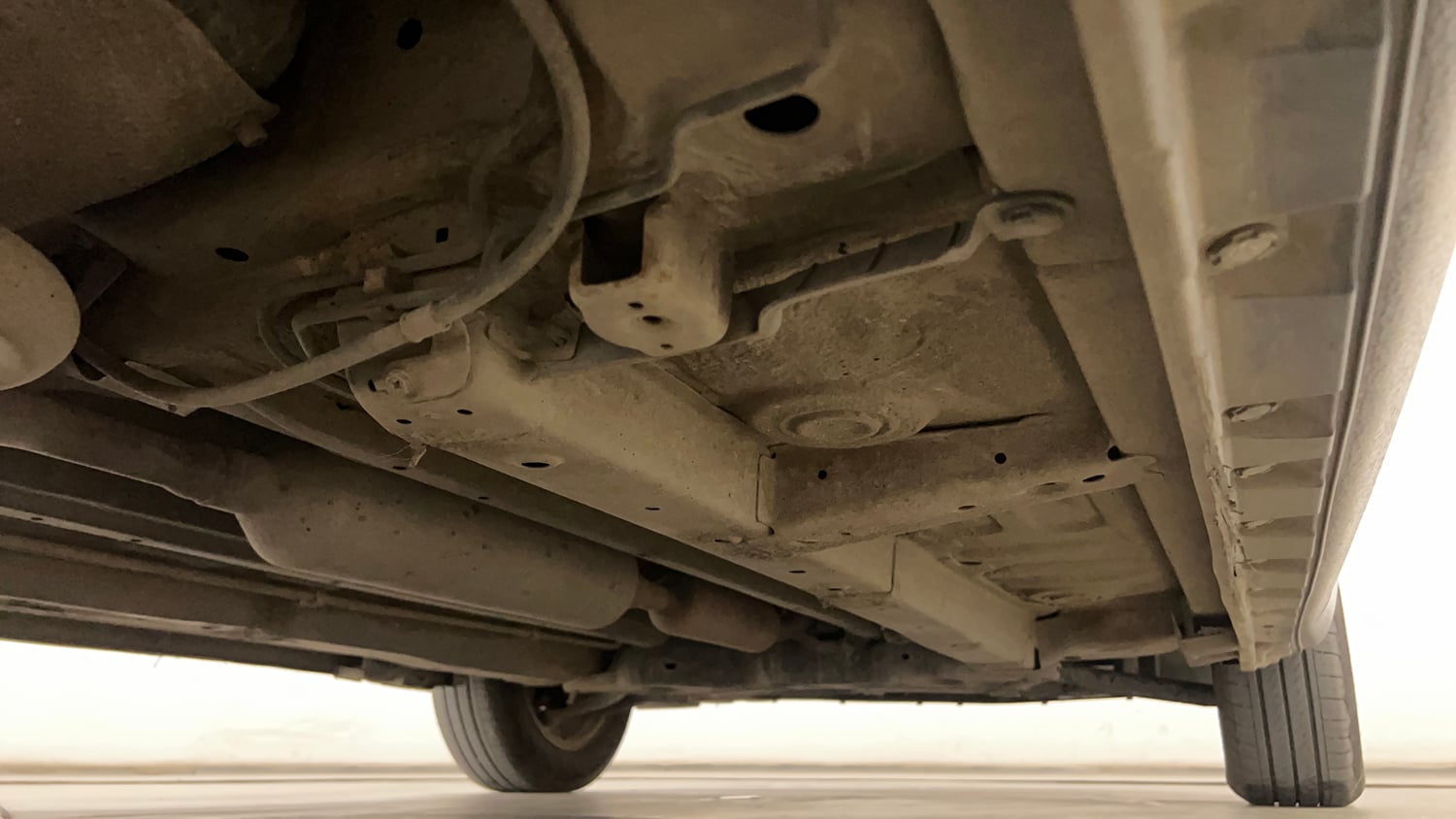Used 2016 Maruti Suzuki Swift ZXi Petrol Manual extra REAR RIGHT UNDERBODY VIEW