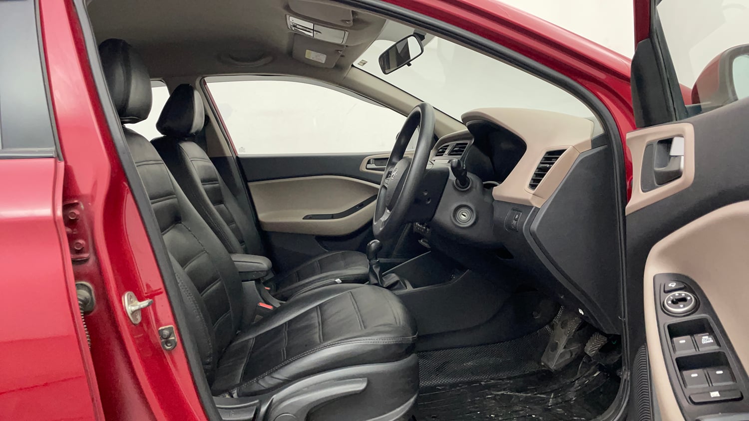 Used 2017 Hyundai Elite i20 Sportz 1.2 Petrol Manual interior RIGHT SIDE FRONT DOOR CABIN VIEW