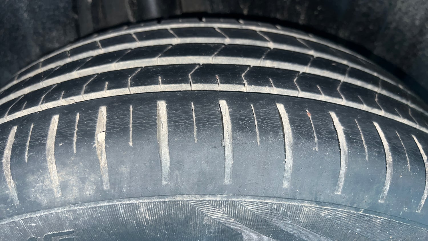 Used 2022 Maruti Suzuki Baleno Alpha Petrol Manual tyres RIGHT REAR TYRE TREAD VIEW