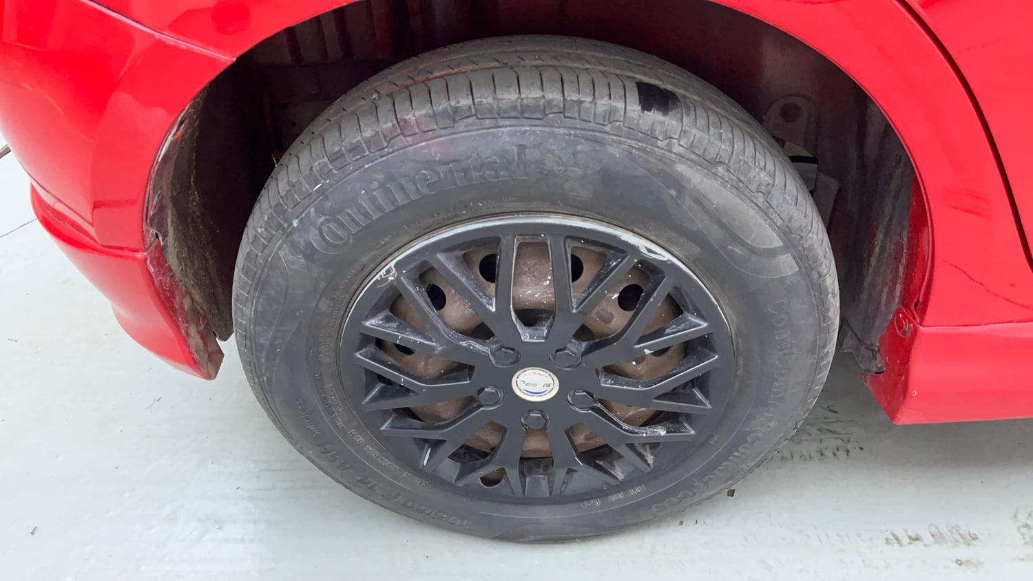 Used 2016 Maruti Suzuki Swift Deca Limited Edition VDi Diesel Manual tyres RIGHT REAR TYRE RIM VIEW
