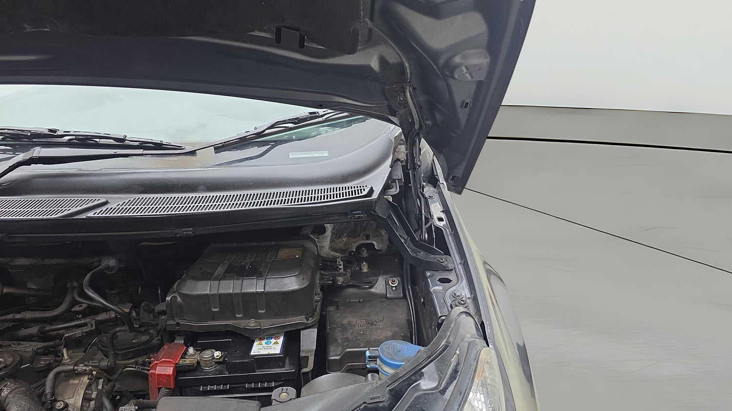 Used 2015 Ford EcoSport Titanium 1.5 TDCi Diesel Manual engine ENGINE LEFT SIDE HINGE & APRON VIEW