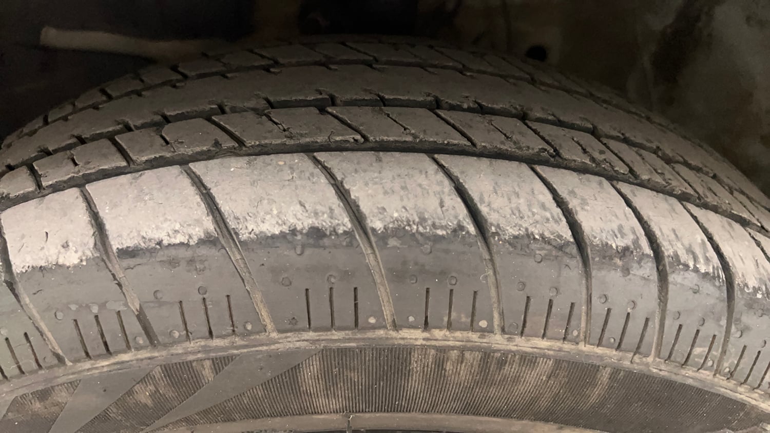 Used 2016 Honda City SV Petrol Manual tyres LEFT FRONT TYRE TREAD VIEW