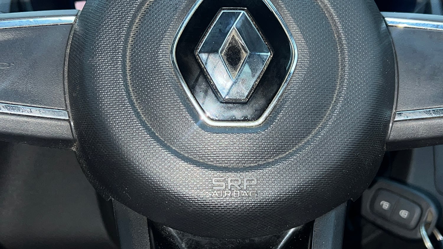 Used 2022 Renault Kwid CLIMBER 1.0 (O) Petrol Manual top_features Airbags