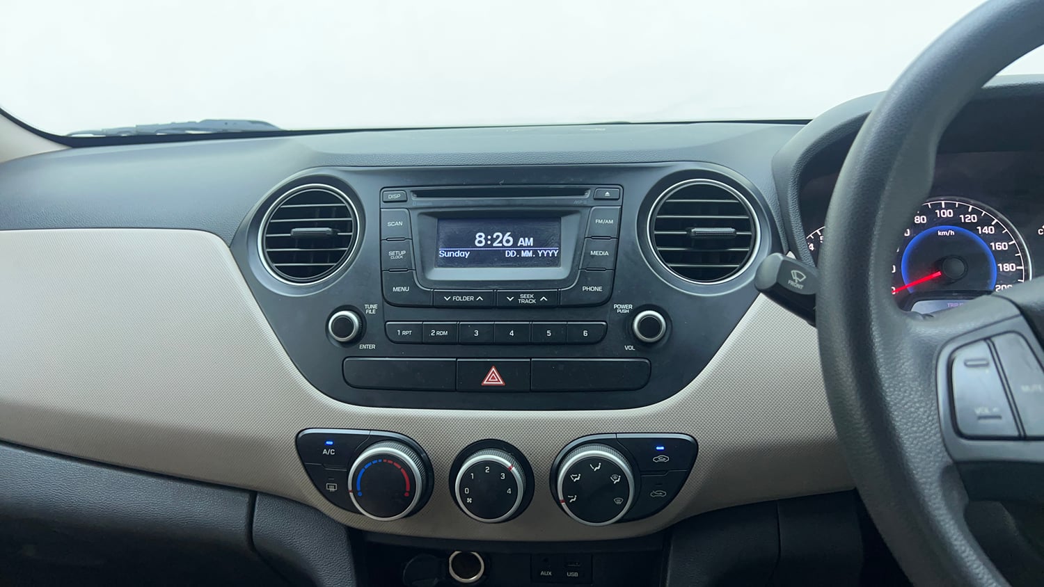 Used 2015 Hyundai Grand i10 Sportz 1.2 Kappa VTVT Petrol Manual top_features Integrated (in-dash) music system
