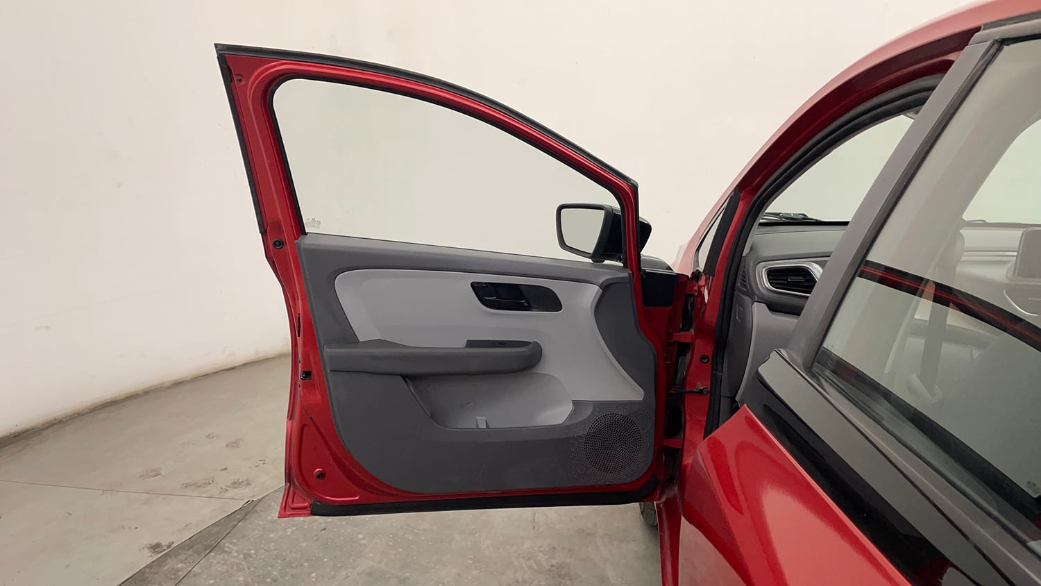 Used 2020 Tata Altroz XT Petrol Petrol Manual interior LEFT FRONT DOOR OPEN VIEW