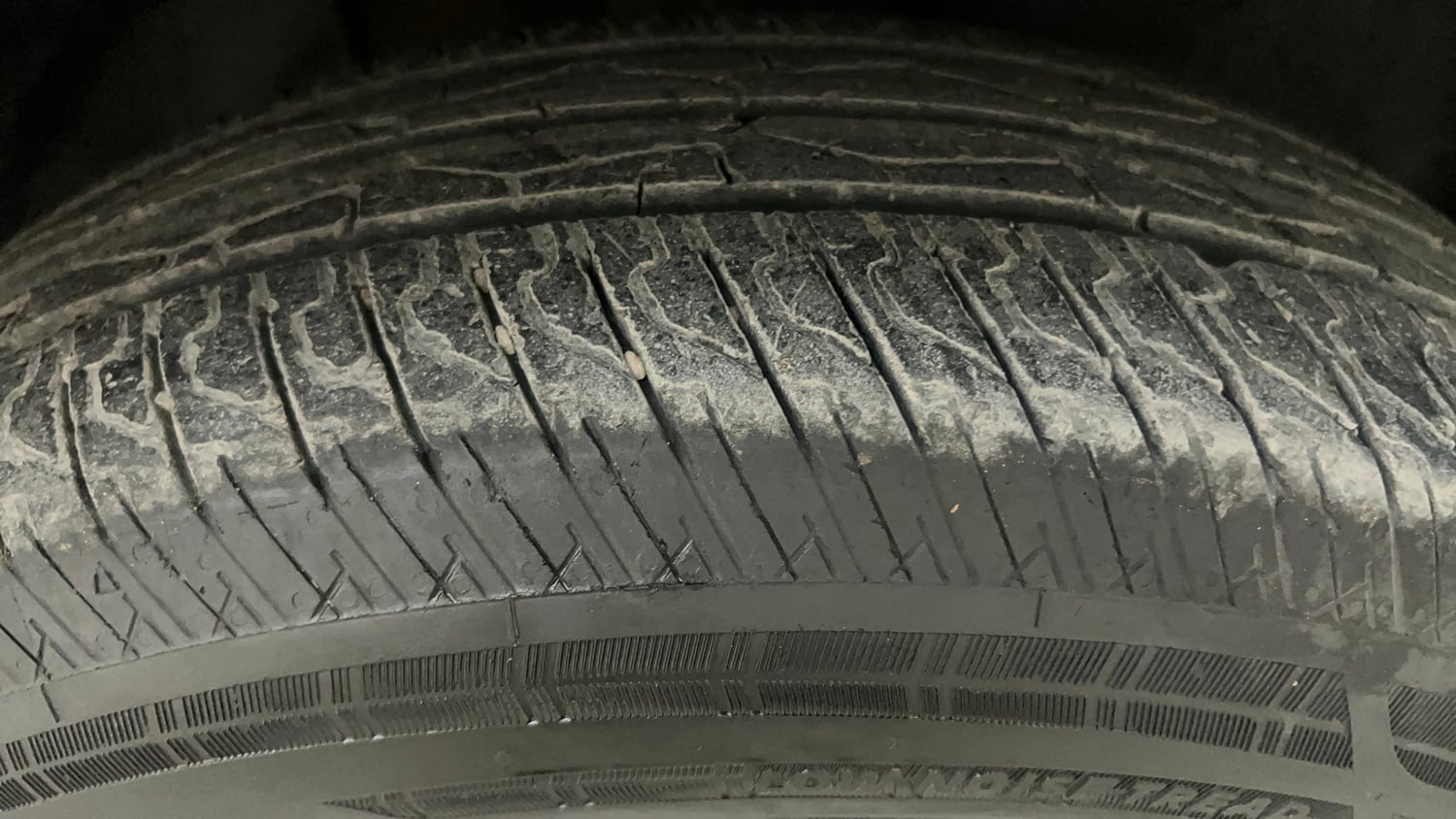 Used 2026 Tata Punch Adventure CNG Automatic Cng Automatic tyres RIGHT FRONT TYRE TREAD VIEW