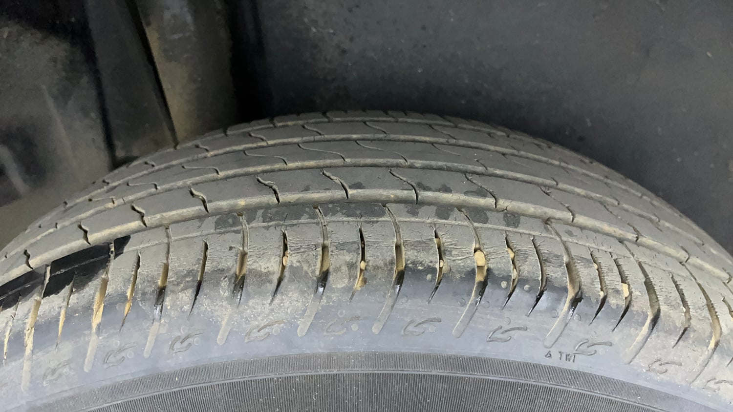 Used 2023 Maruti Suzuki Brezza ZXi Plus Petrol Manual tyres RIGHT REAR TYRE TREAD VIEW