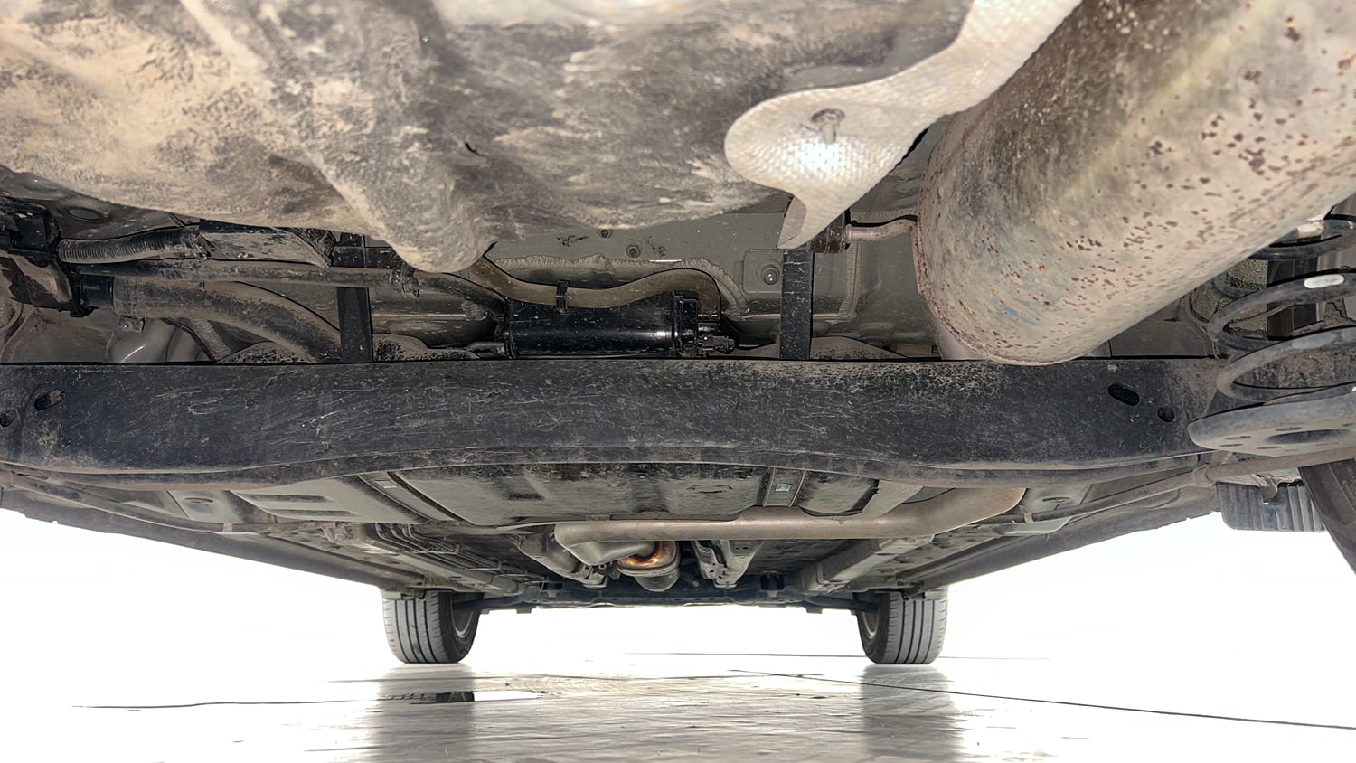 Used 2024 Hyundai Verna SX (O) 1.5 Petrol IVT Petrol Automatic extra REAR UNDERBODY VIEW (TAKEN FROM REAR)