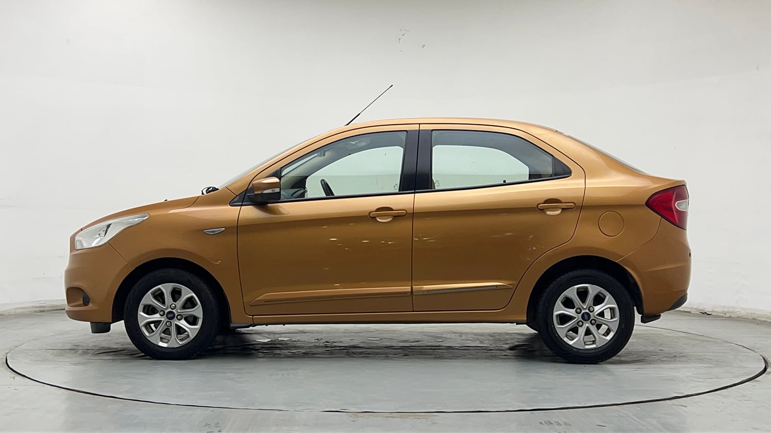 Used 2015 Ford Figo Aspire Titanium 1.5 Ti-VCT AT Petrol Automatic exterior LEFT SIDE VIEW