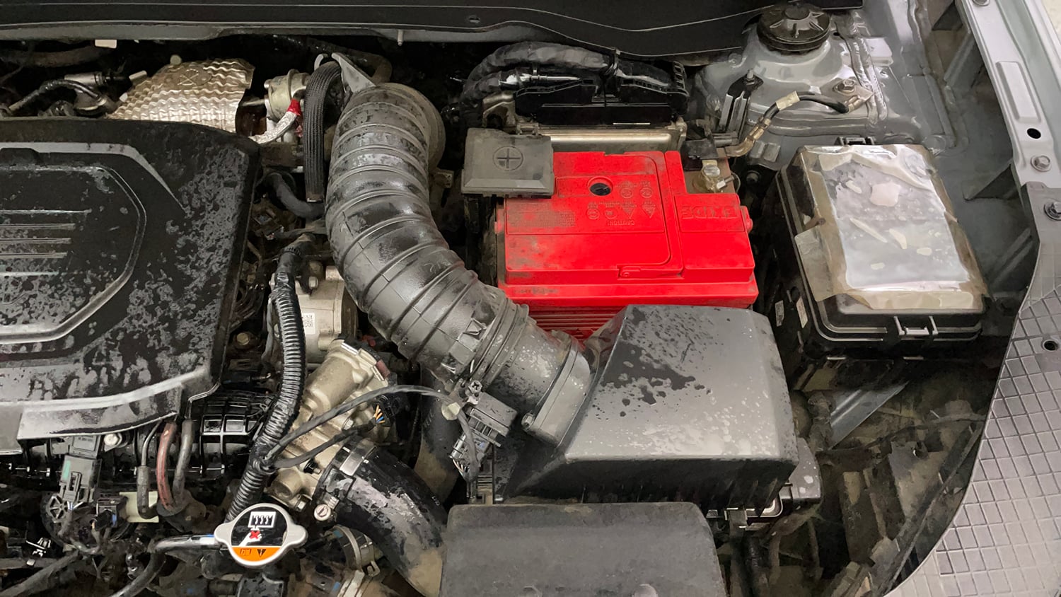Used 2022 Hyundai Venue SX (O) 1.5 CRDi Executive Diesel Manual engine ENGINE LEFT SIDE VIEW