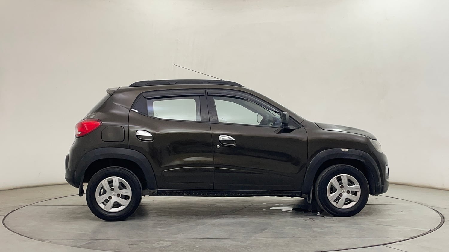 Used 2016 Renault Kwid RXT Petrol Manual exterior RIGHT SIDE VIEW