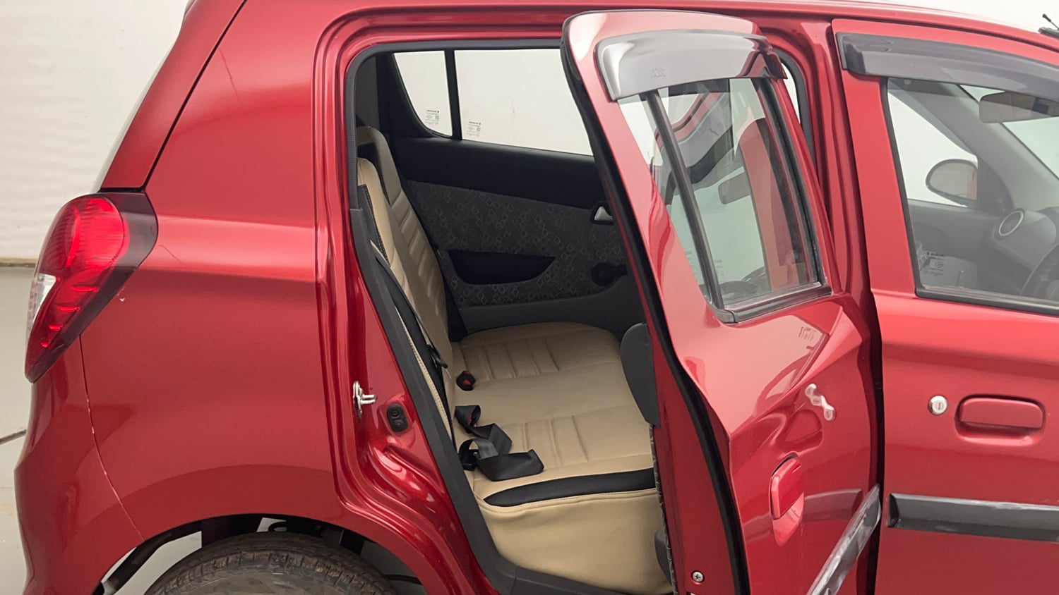 Used 2017 Maruti Suzuki Alto 800 VXi Petrol Manual interior RIGHT SIDE REAR DOOR CABIN VIEW