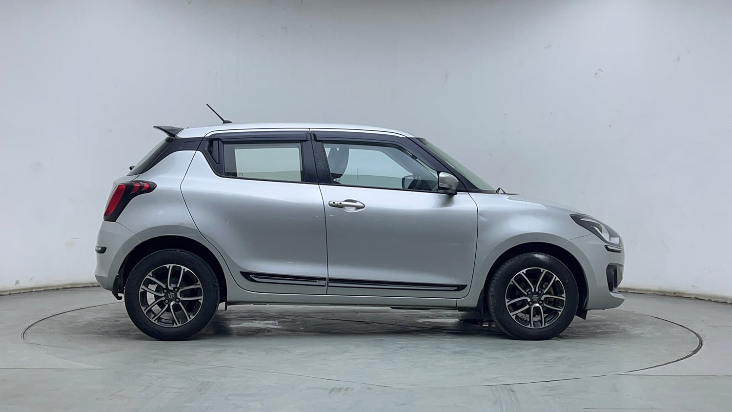 Used 2022 Maruti Suzuki Swift ZXi Plus Petrol Manual exterior RIGHT SIDE VIEW