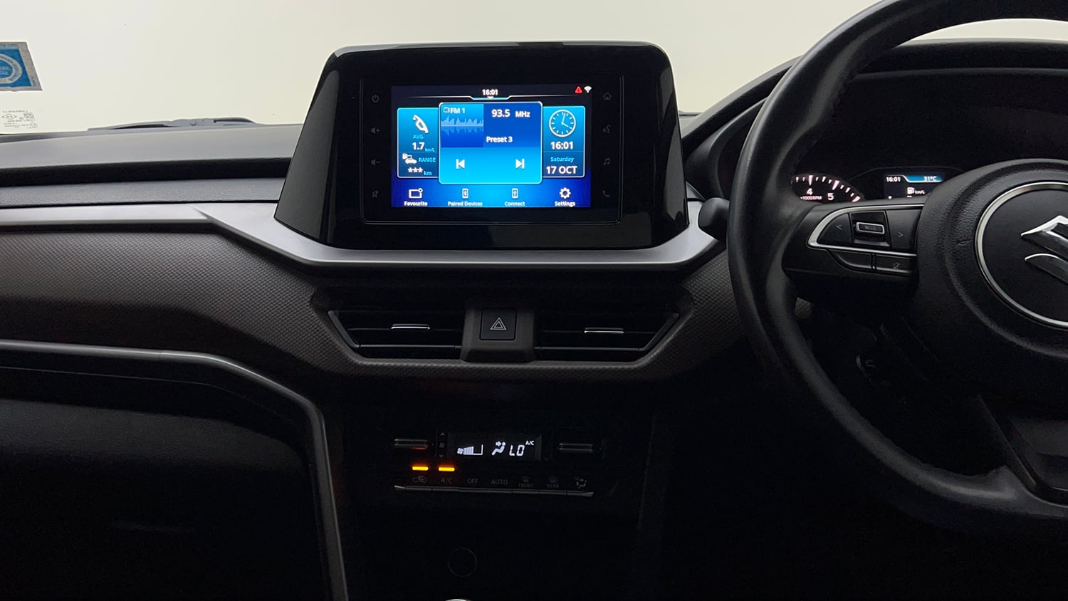 Used 2023 Maruti Suzuki Brezza Zxi Dual Tone Petrol Manual interior MUSIC SYSTEM & AC CONTROL VIEW