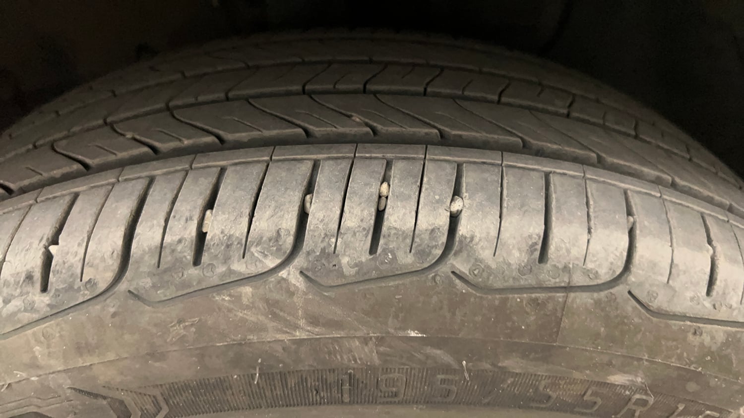 Used 2022 Hyundai Verna SX 1.5 VTVT IVT Petrol Automatic tyres RIGHT FRONT TYRE TREAD VIEW