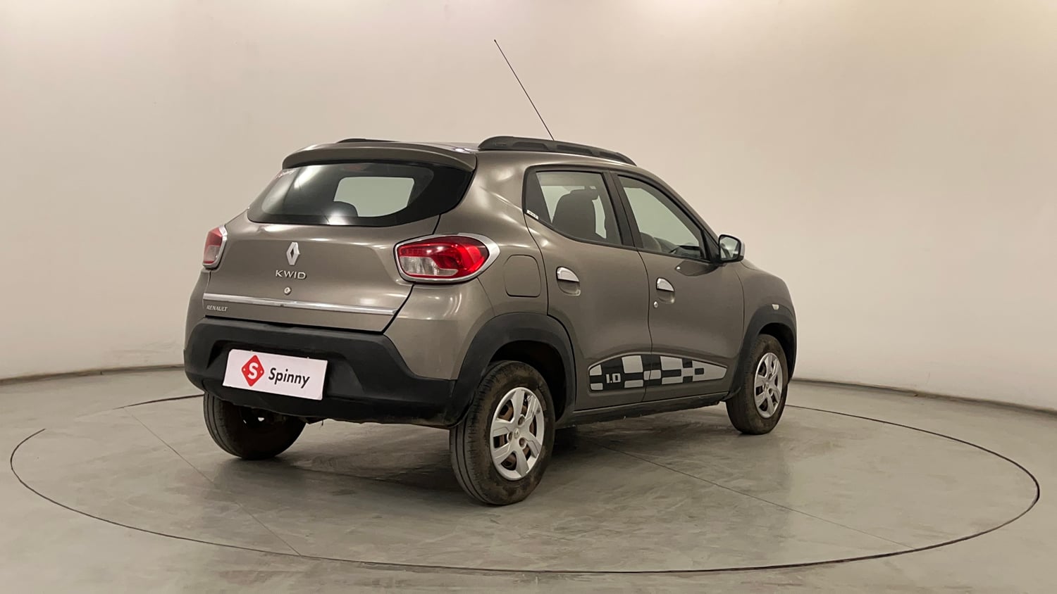 Used 2016 Renault Kwid RXT Petrol Manual exterior RIGHT REAR CORNER VIEW