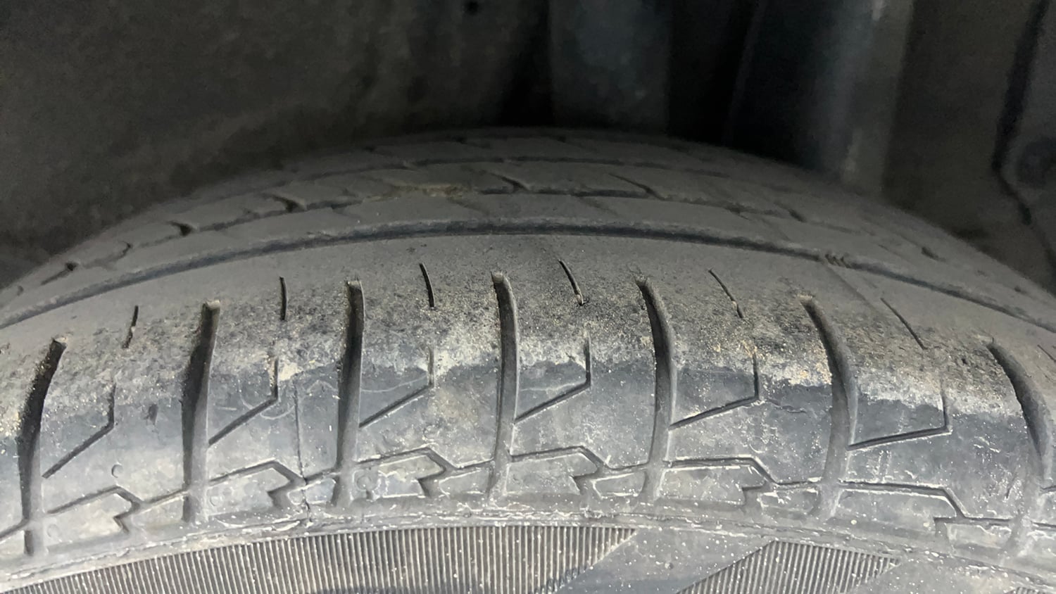 Used 2020 Kia Sonet GTX Plus 1.5 Diesel Manual tyres LEFT REAR TYRE TREAD VIEW