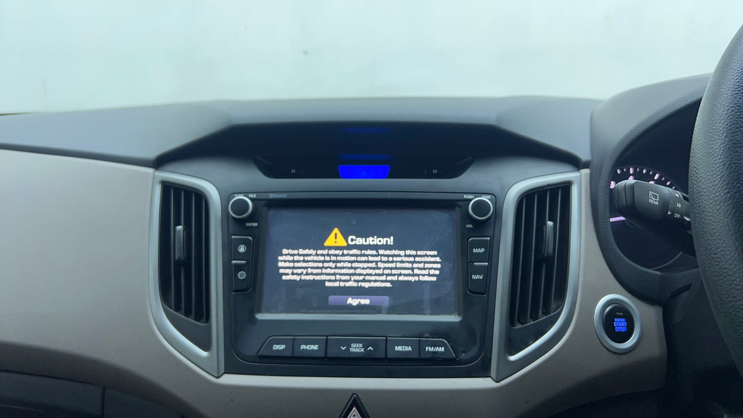 Used 2016 Hyundai Creta 1.6 SX Plus Petrol Petrol Manual top_features Touch screen infotainment system