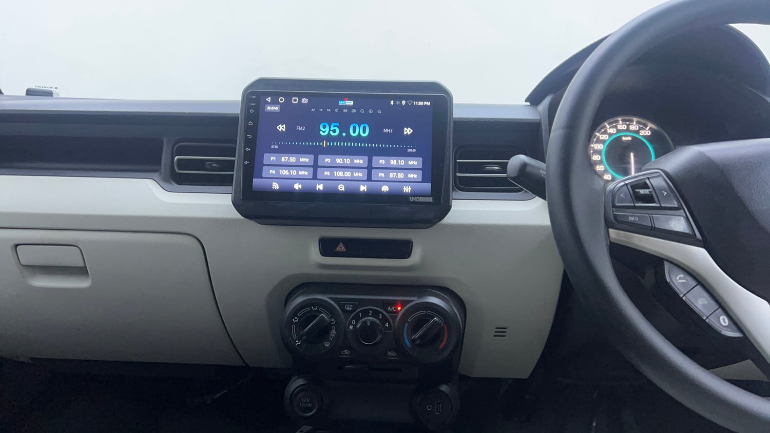 Used 2019 Maruti Suzuki Ignis [2017-2020] Zeta AMT Petrol Dual Tone Petrol Automatic interior MUSIC SYSTEM & AC CONTROL VIEW