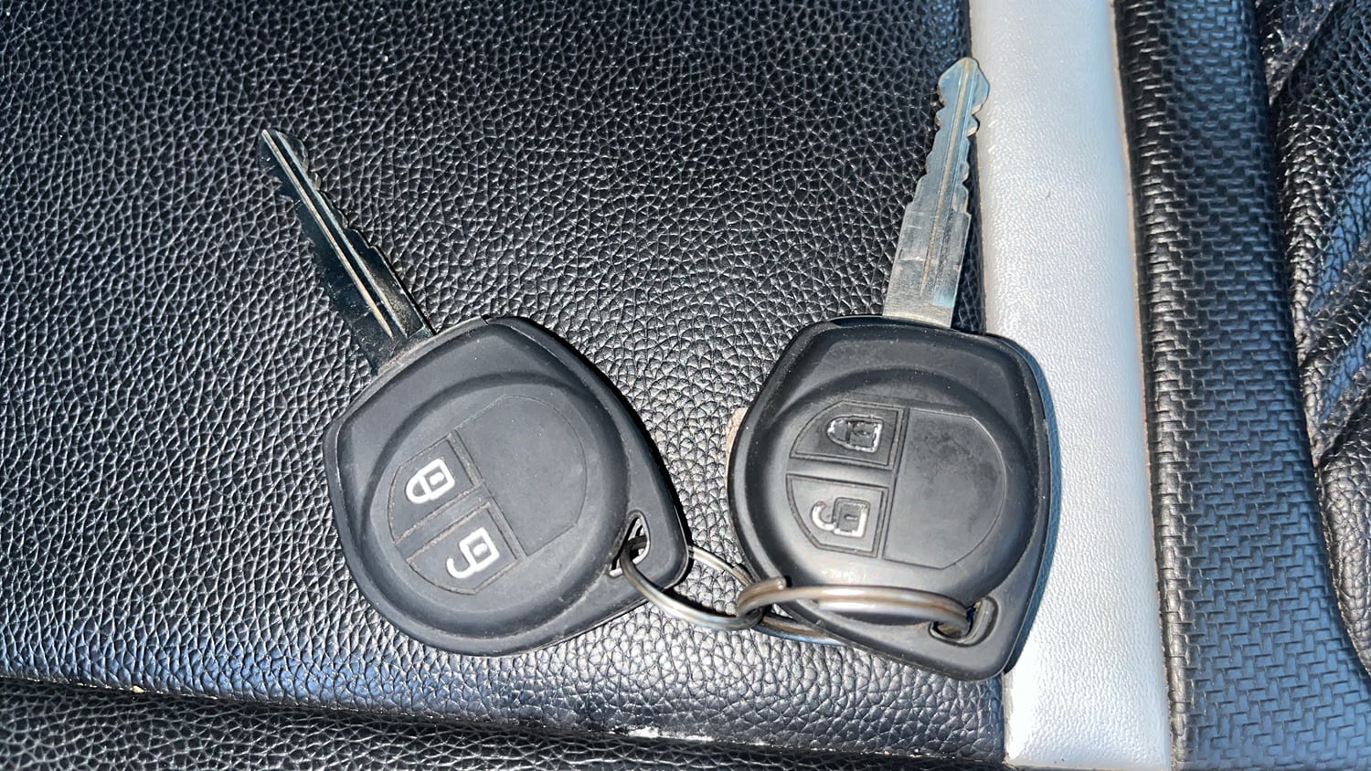 Used 2021 Maruti Suzuki Swift VXi Petrol Manual extra CAR KEY VIEW