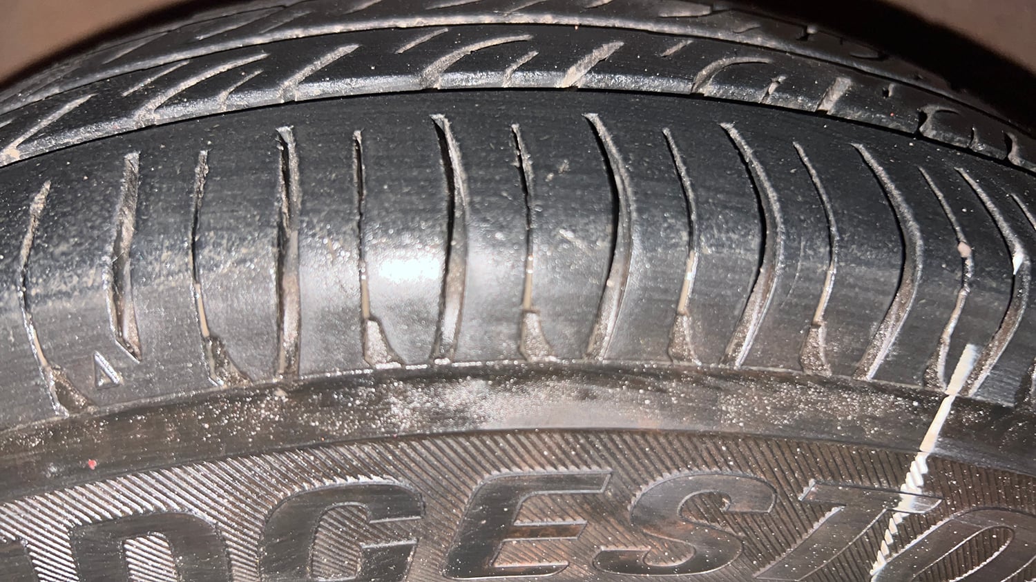 Used 2012 Hyundai i10 Magna 1.2 Kappa2 Petrol Manual tyres LEFT FRONT TYRE TREAD VIEW