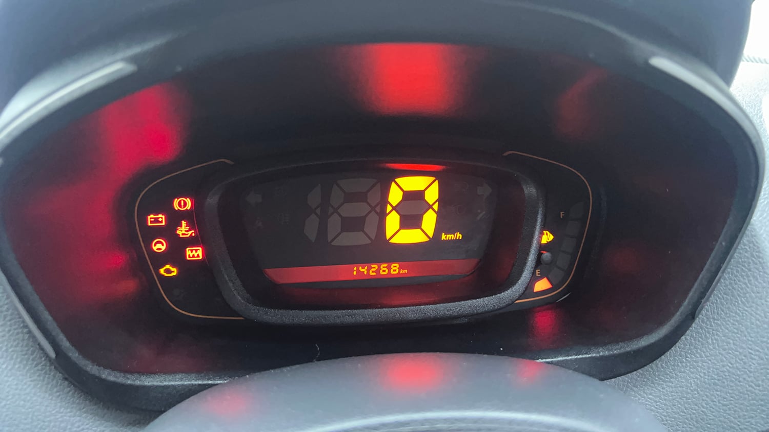Used 2016 Renault Kwid RXT Petrol Manual interior CLUSTERMETER VIEW