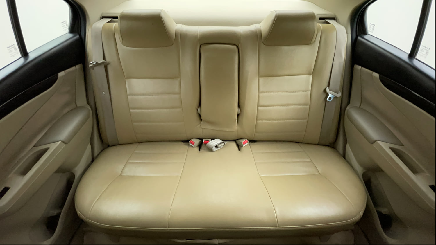 Used 2017 Maruti Suzuki Ciaz VXi Petrol Manual interior REAR SEAT CONDITION VIEW