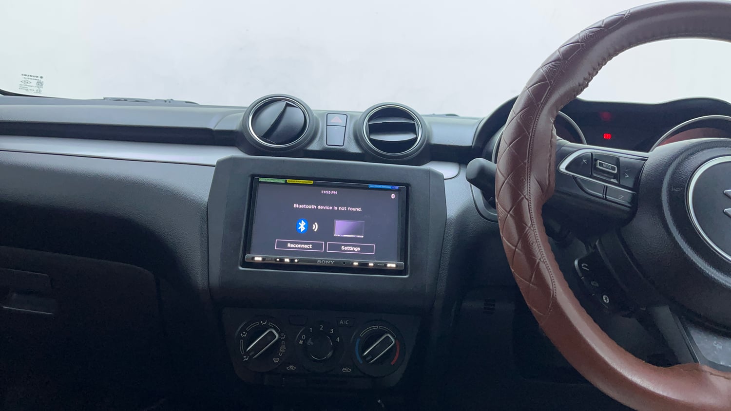 Used 2022 Maruti Suzuki Swift VXi Petrol Manual interior MUSIC SYSTEM & AC CONTROL VIEW