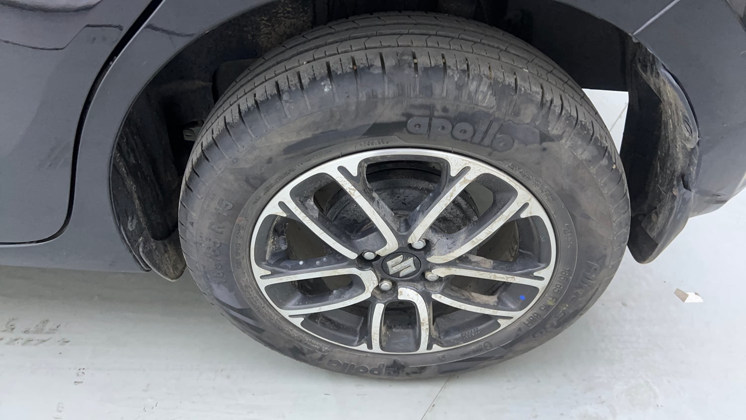 Used 2023 Maruti Suzuki Swift ZXi Plus AMT Petrol Automatic tyres LEFT REAR TYRE RIM VIEW