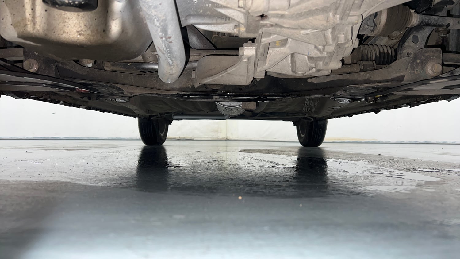 Used 2020 Maruti Suzuki Ignis Zeta 1.2 AMT Petrol Automatic extra FRONT LEFT UNDERBODY VIEW
