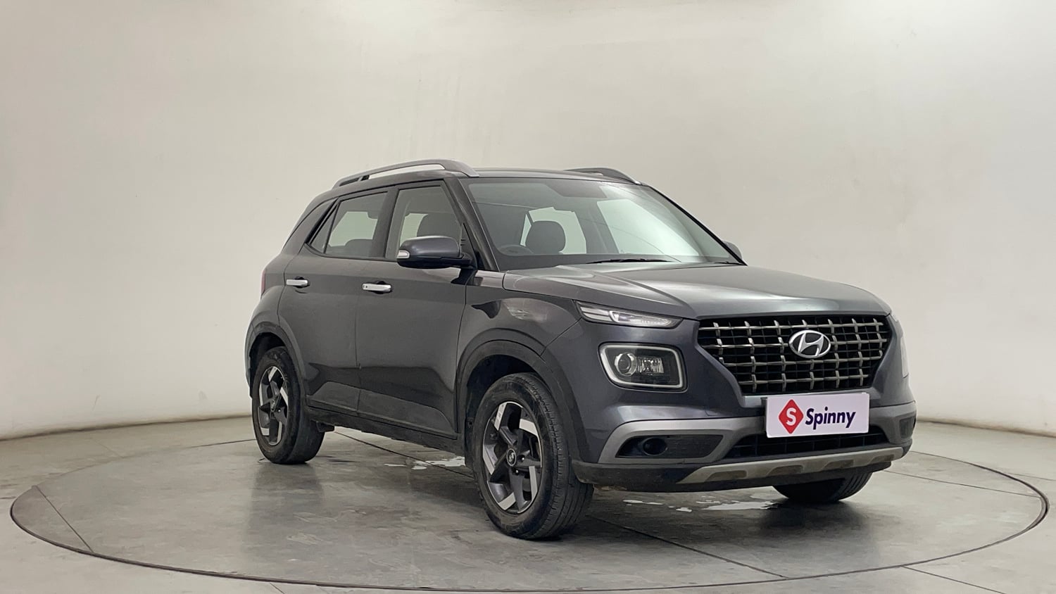 Used 2022 Hyundai Venue SX (O) 1.5 CRDi Executive Diesel Manual exterior RIGHT FRONT CORNER VIEW